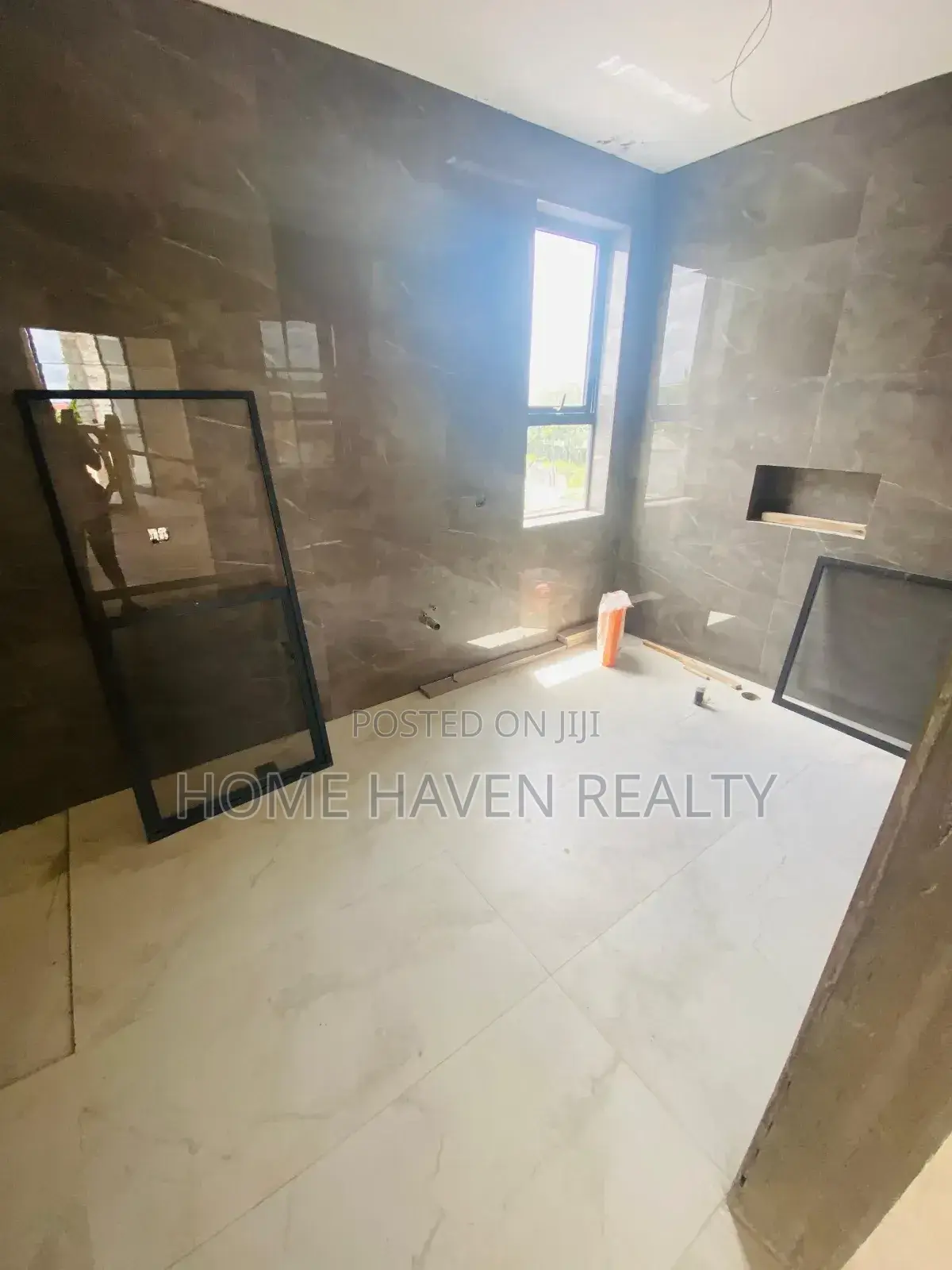 4bdrm Townhouse/Terrace in Abelemkpe for sale
