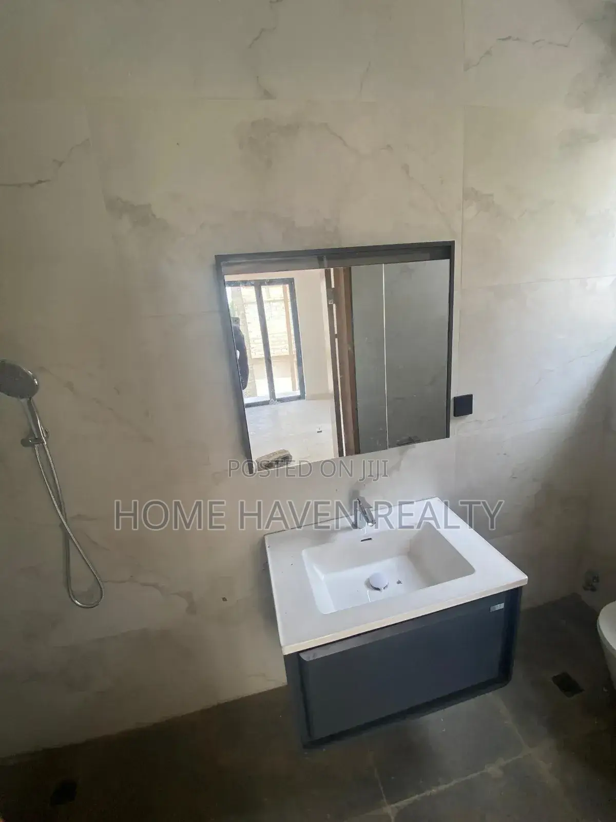 4bdrm Townhouse/Terrace in Abelemkpe for sale