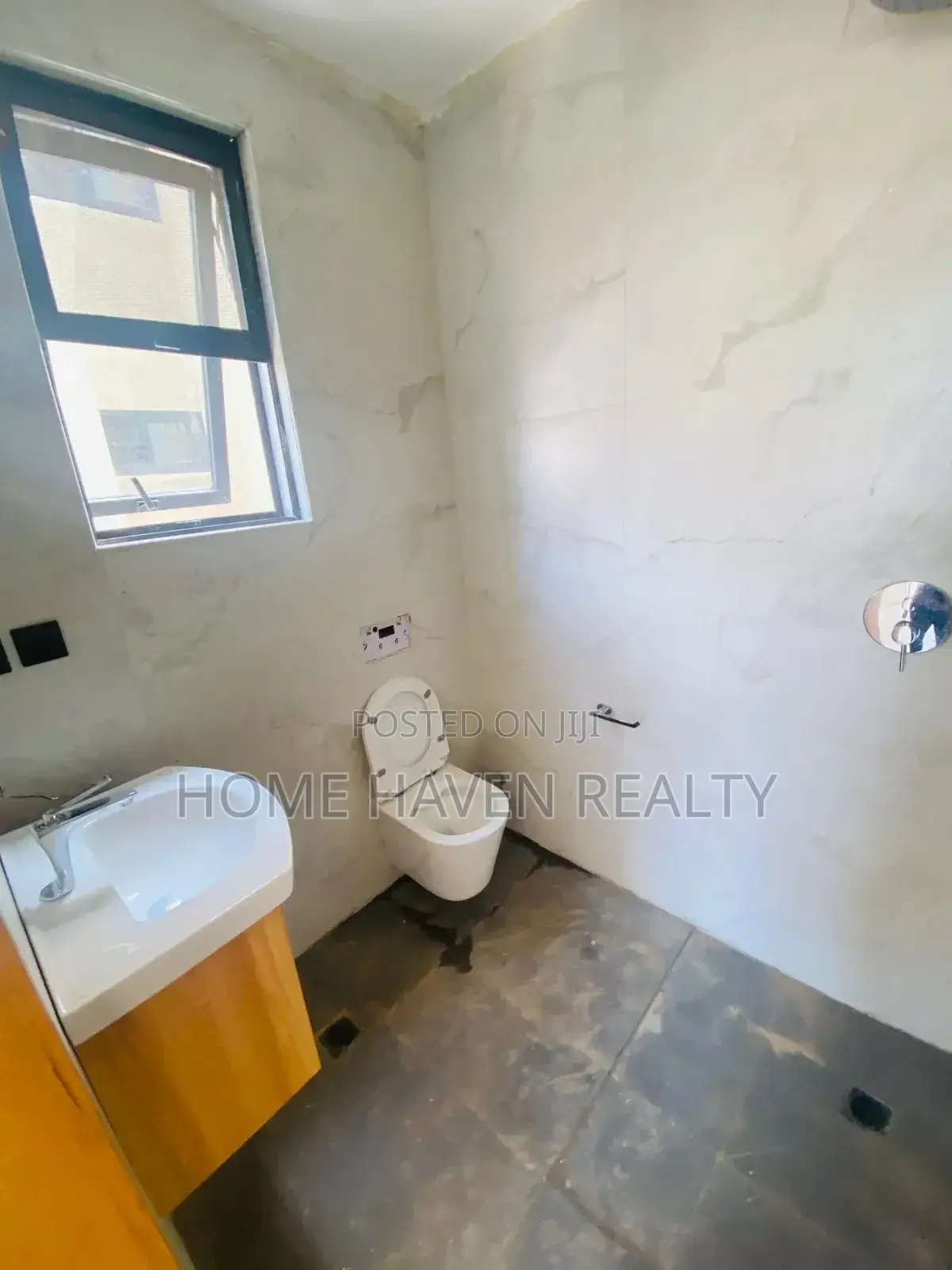 4bdrm Townhouse/Terrace in Abelemkpe for sale