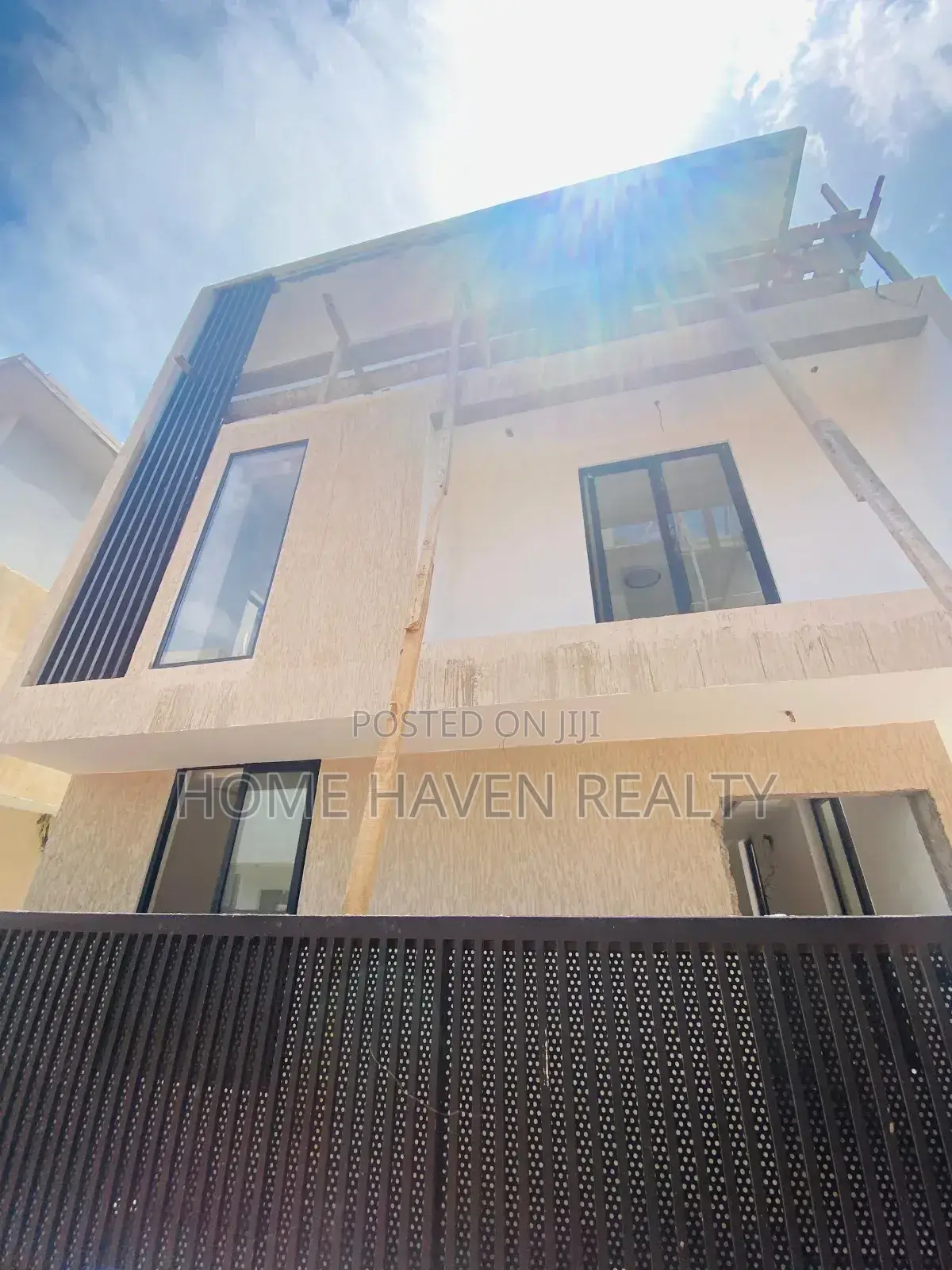 4bdrm Townhouse/Terrace in Abelemkpe for sale