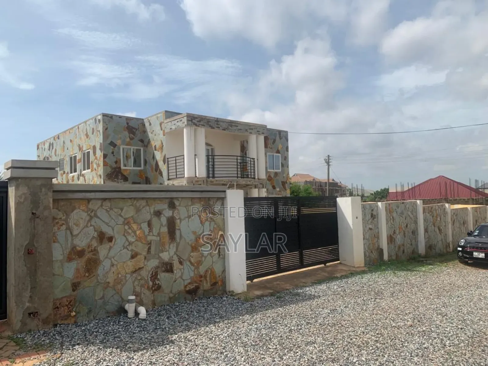 Furnished 5bdrm Condo in Enjoyy Estates, Tema Metropolitan for sale
