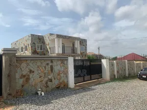 Furnished 5bdrm Condo in Enjoyy Estates, Tema Metropolitan for sale