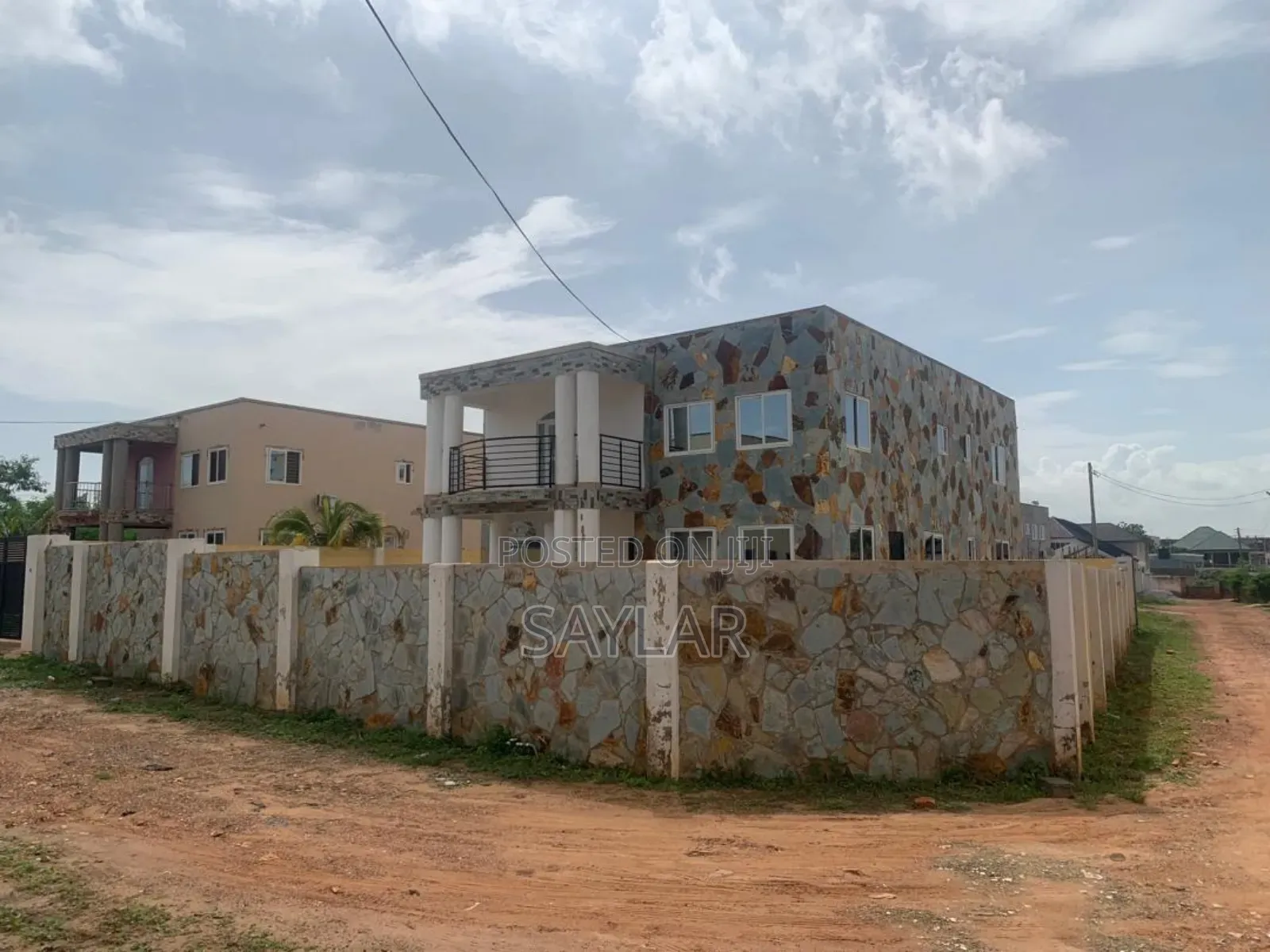 Furnished 5bdrm Condo in Enjoyy Estates, Tema Metropolitan for sale