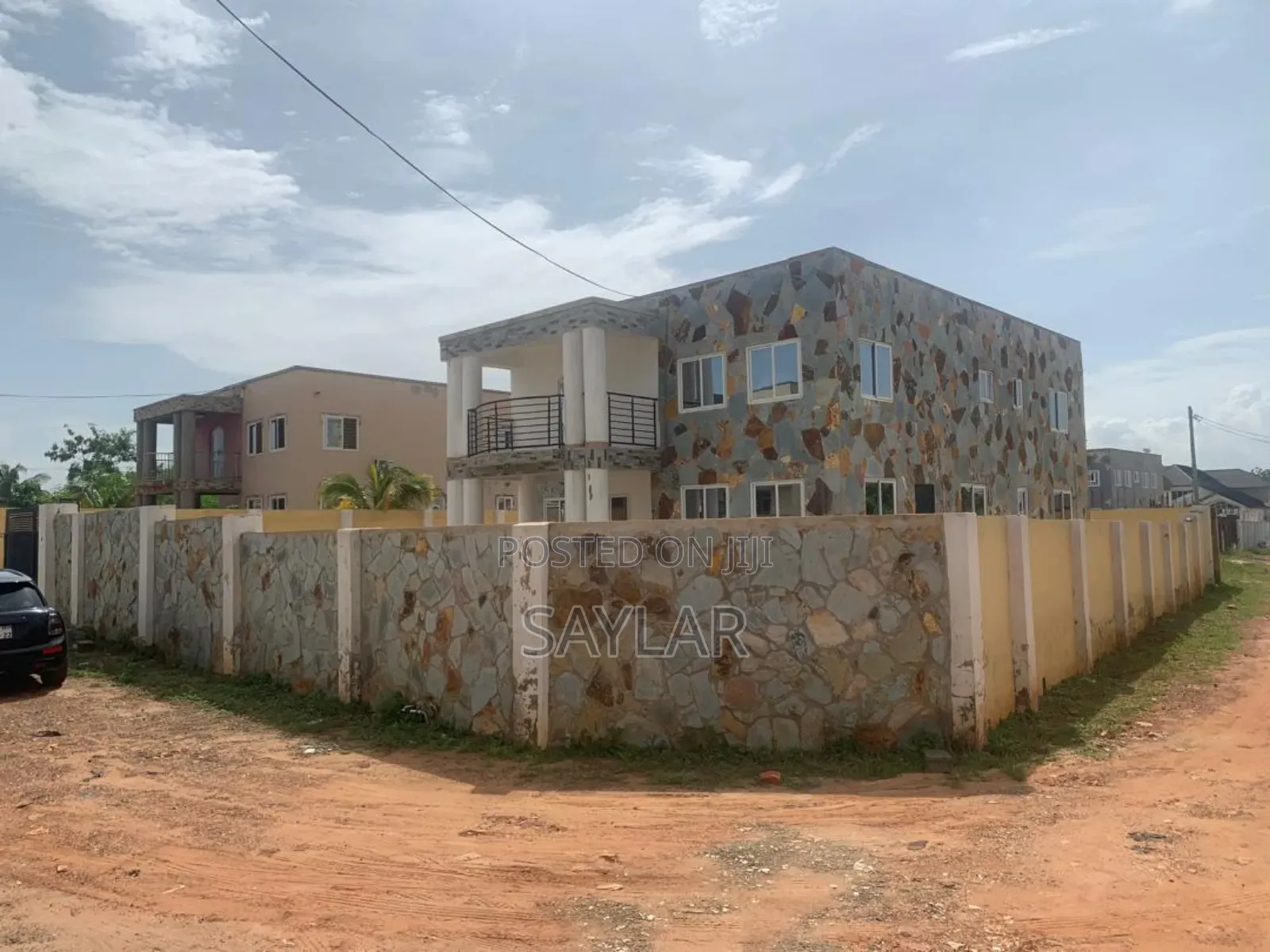 Furnished 5bdrm Condo in Enjoyy Estates, Tema Metropolitan for sale