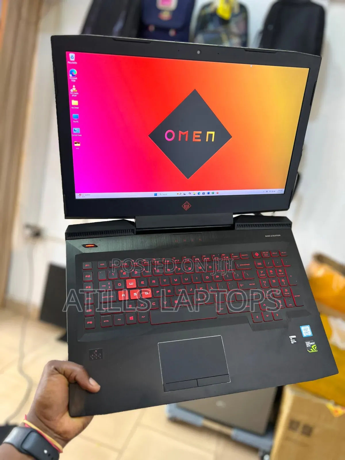 Laptop HP Omen 17-An188nr 16GB Intel Core I7 HDD+SSD 1.5T