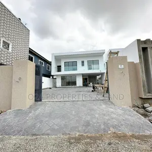 4bdrm House in Ashaley Botwe, Lake Side Estate for sale