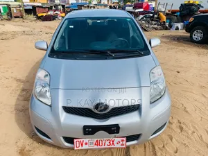 Toyota Vitz 1.3 AWD 3dr 2010 Silver