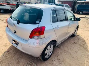 Toyota Vitz 1.3 AWD 3dr 2010 Silver