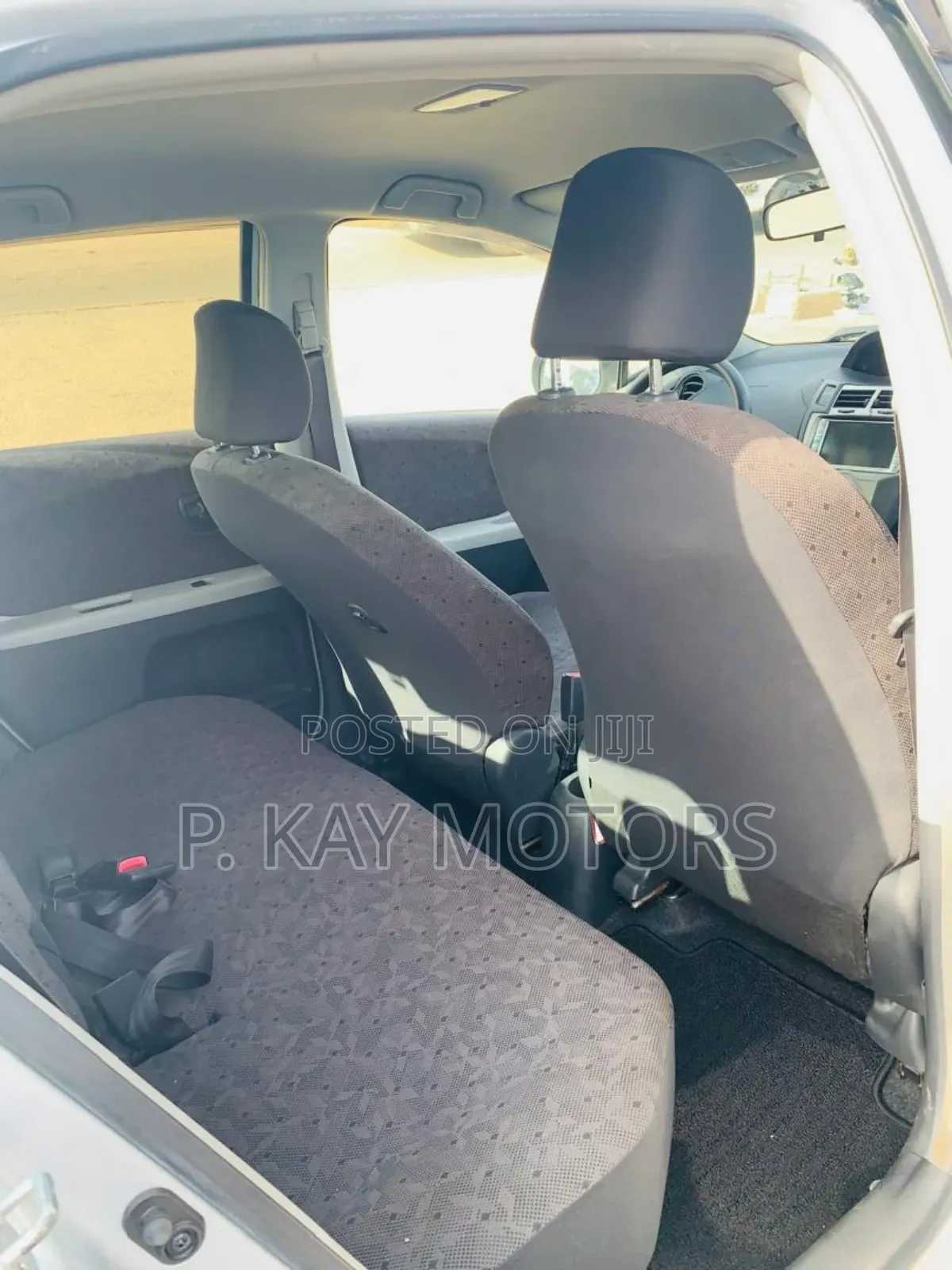 Toyota Vitz 1.3 AWD 3dr 2010 Silver