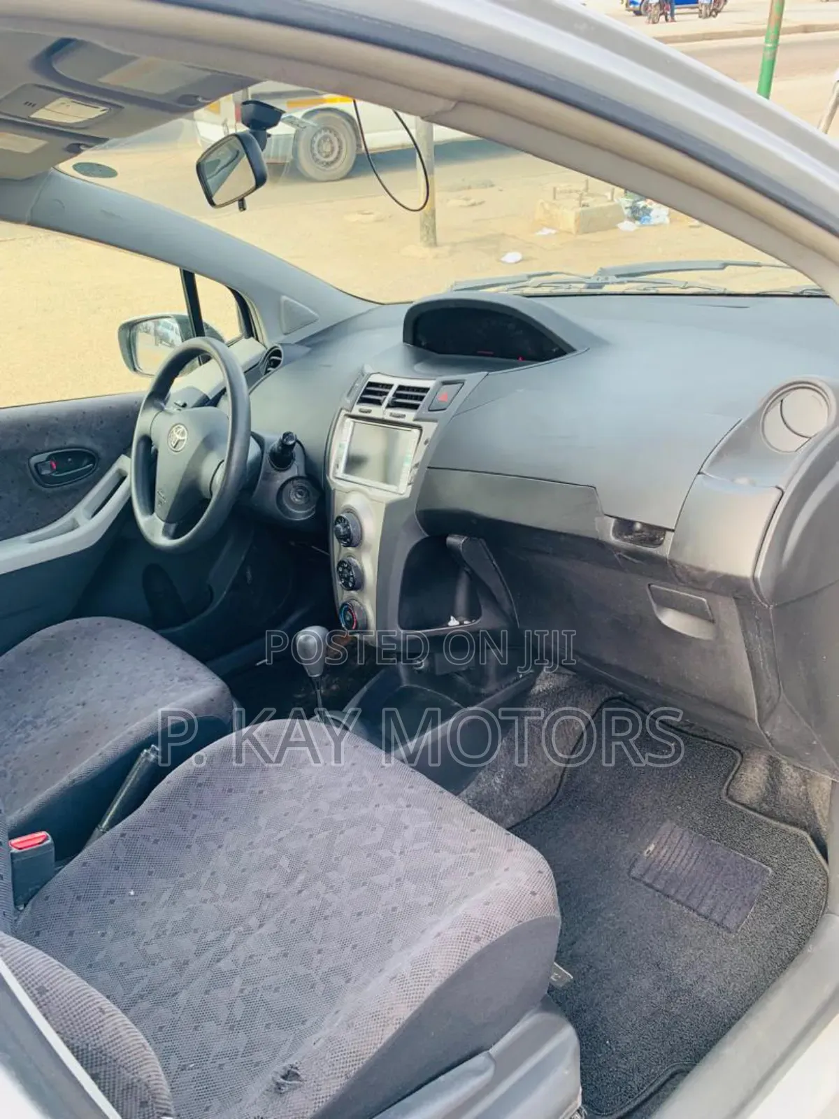 Toyota Vitz 1.3 AWD 3dr 2010 Silver