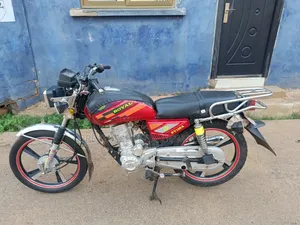 Royal Motorcycle 2022 Red