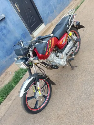 Royal Motorcycle 2022 Red