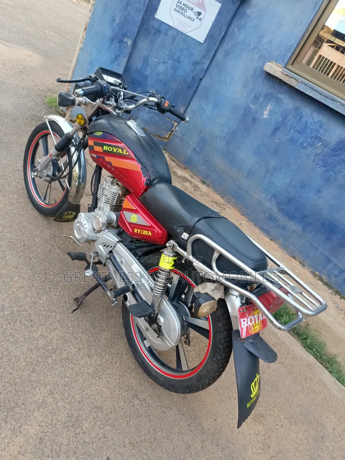 Royal Motorcycle 2022 Red