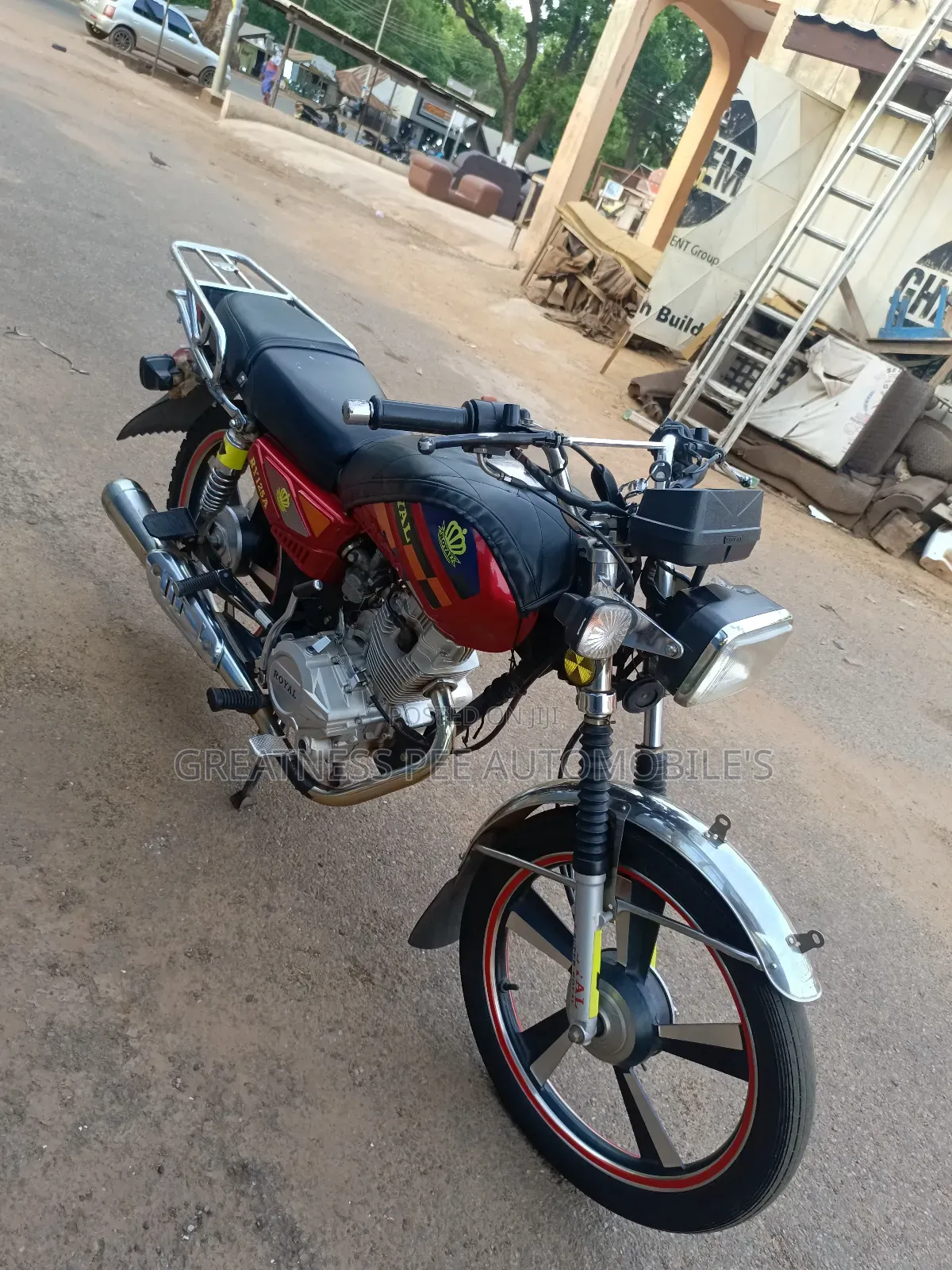 Royal Motorcycle 2022 Red