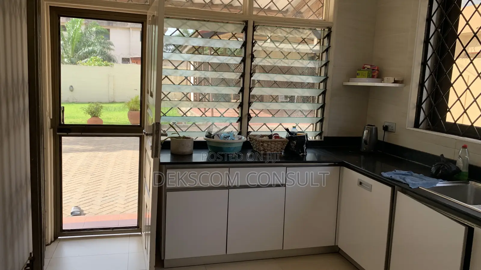 4bdrm Duplex in Nungua for sale