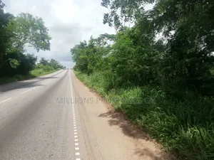 10 Acres Ejisu-Boankra(Kubase)