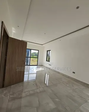 4bdrm Townhouse/Terrace in Seekers Realty, Cantonments for sale
