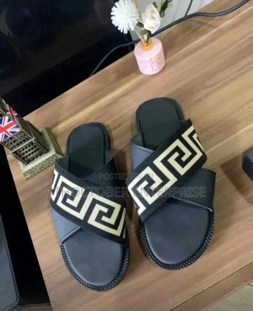 Slippers/Slides