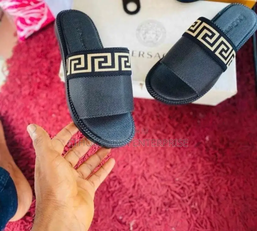 Slippers/Slides