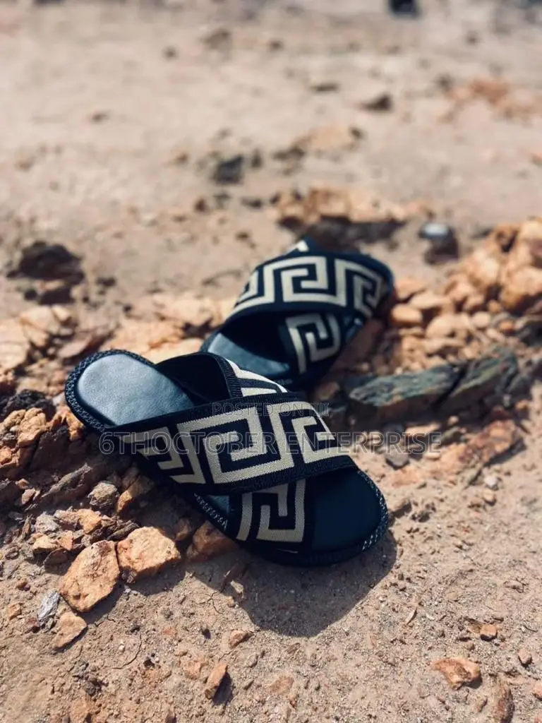 Slippers/Slides
