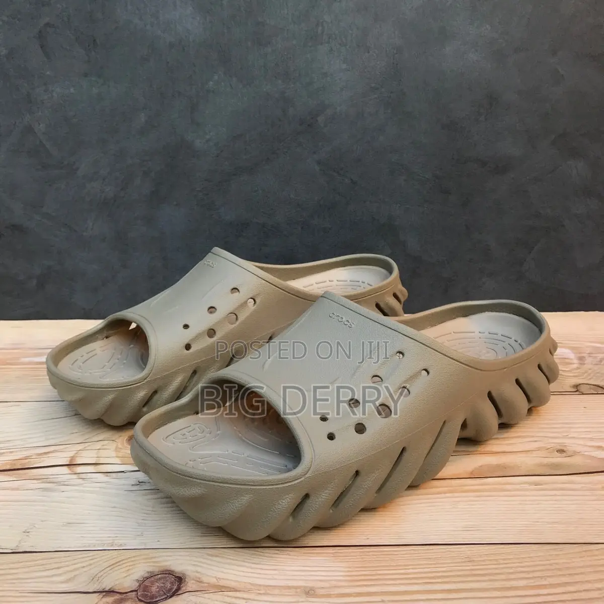 Crocs Echo Slides