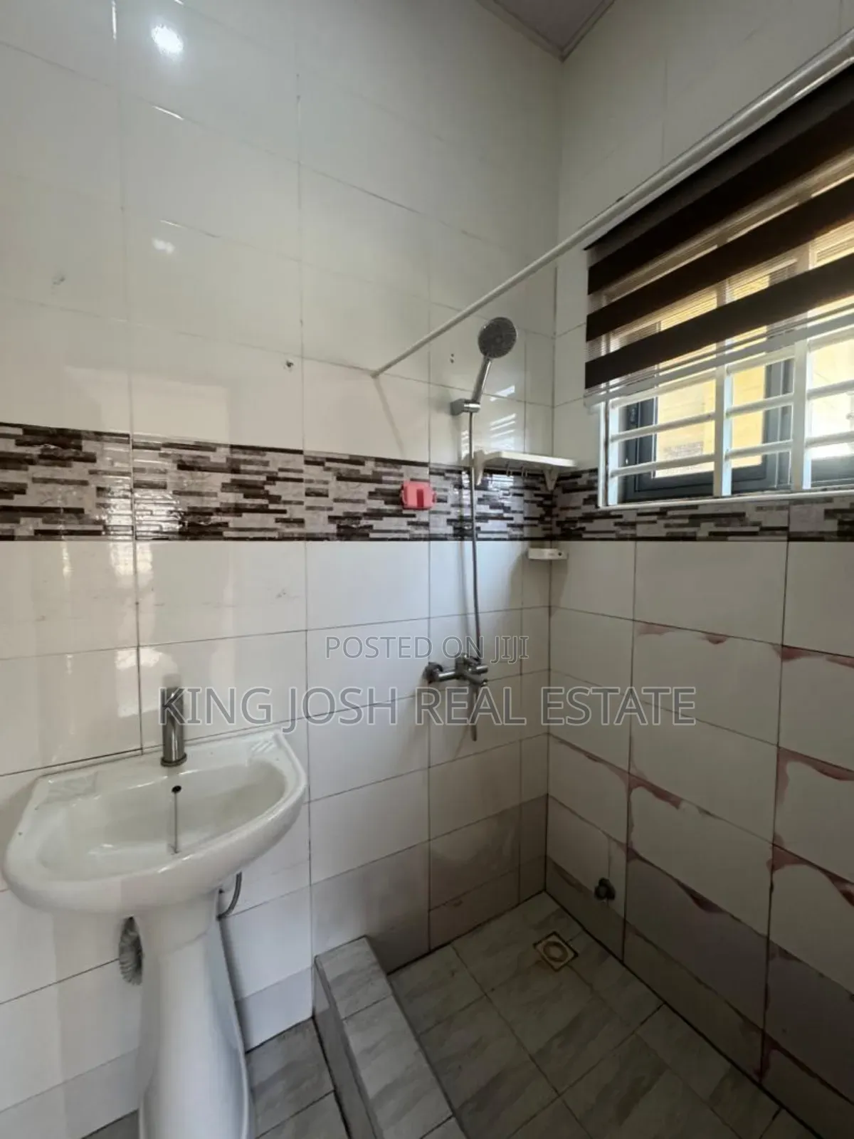 3bdrm House in Lashibi, Spintex for rent