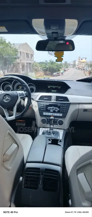 Photo - Mercedes-Benz C250 2014 Gray