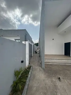 3bdrm House in Charclem Ventures, Accra Metropolitan for sale