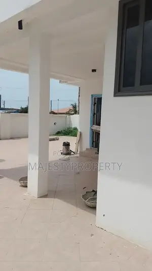 3bedrooms Self-Compound for Sale at Spintex