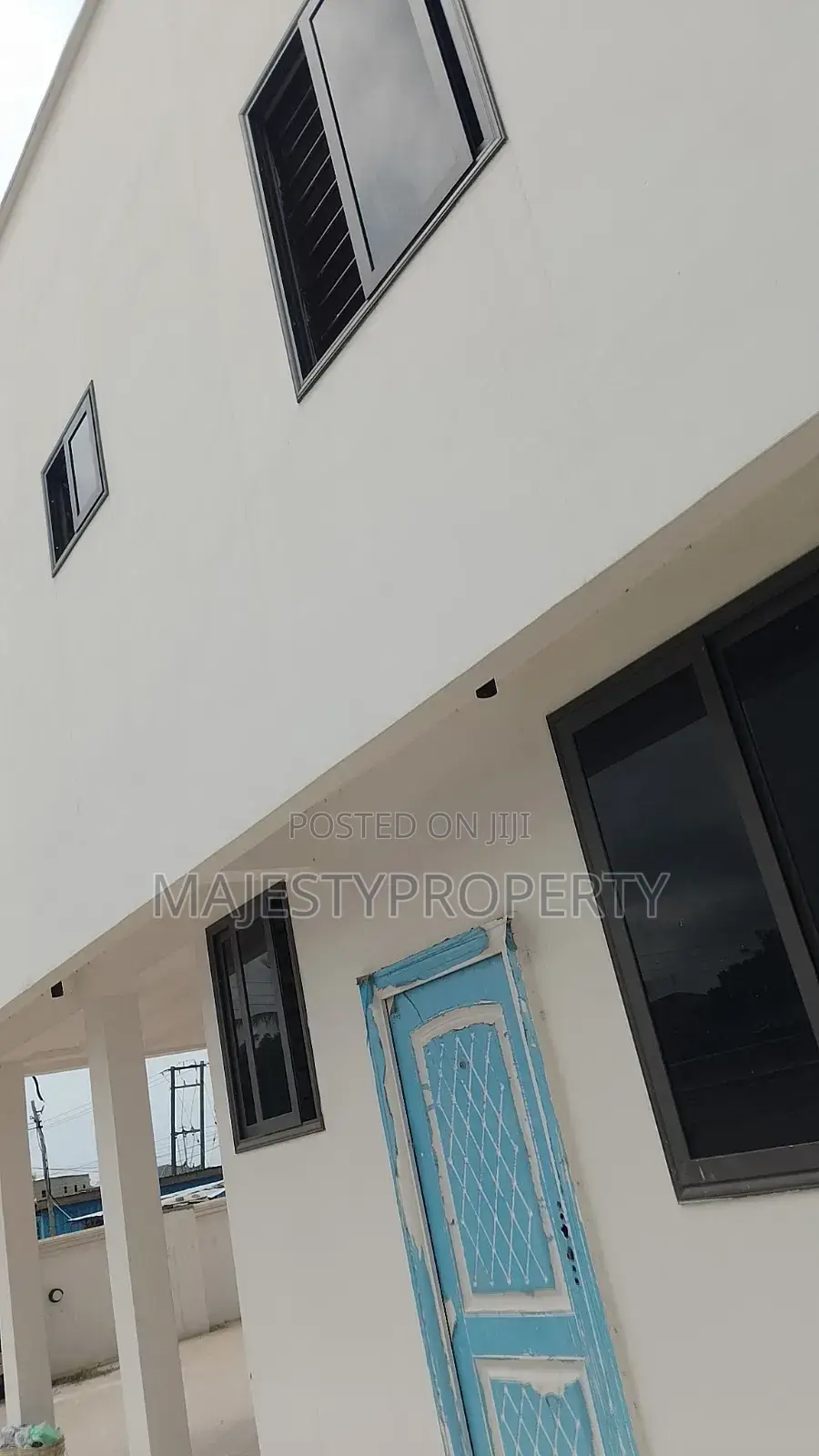 3bedrooms Self-Compound for Sale at Spintex