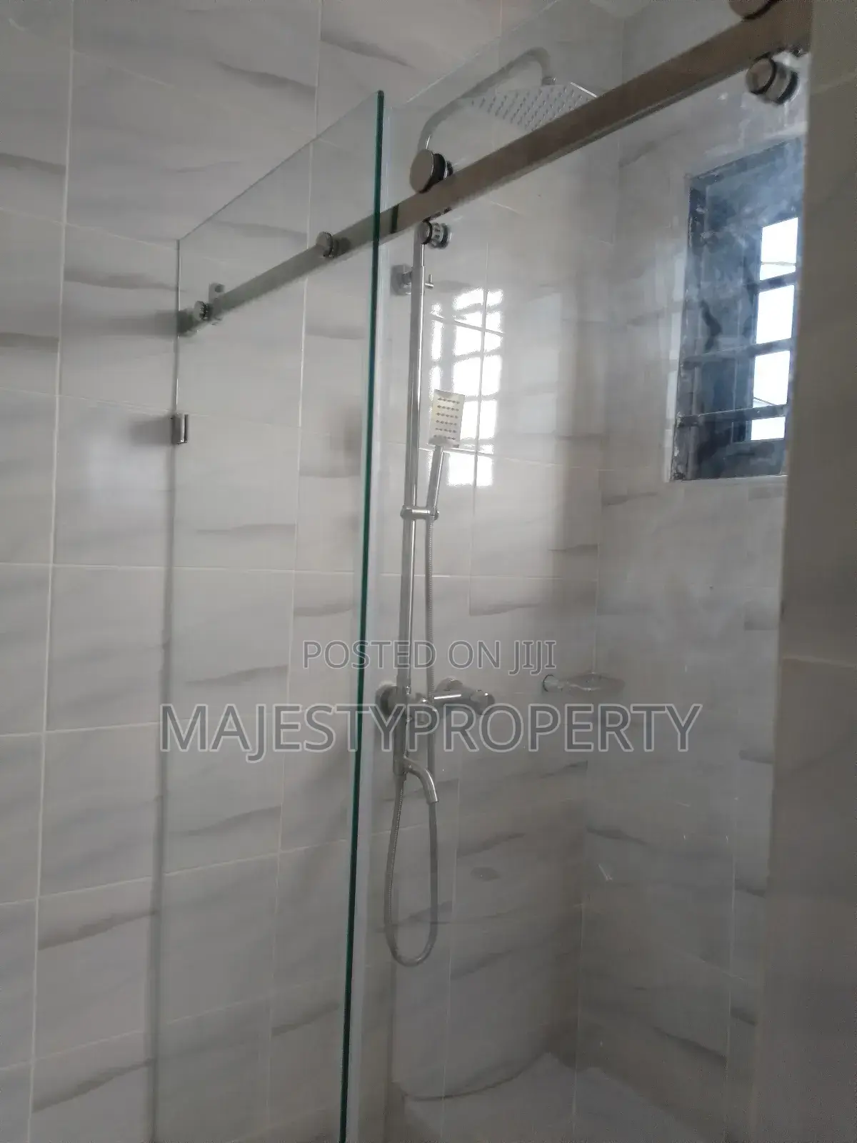 3bedrooms Self-Compound for Sale at Spintex