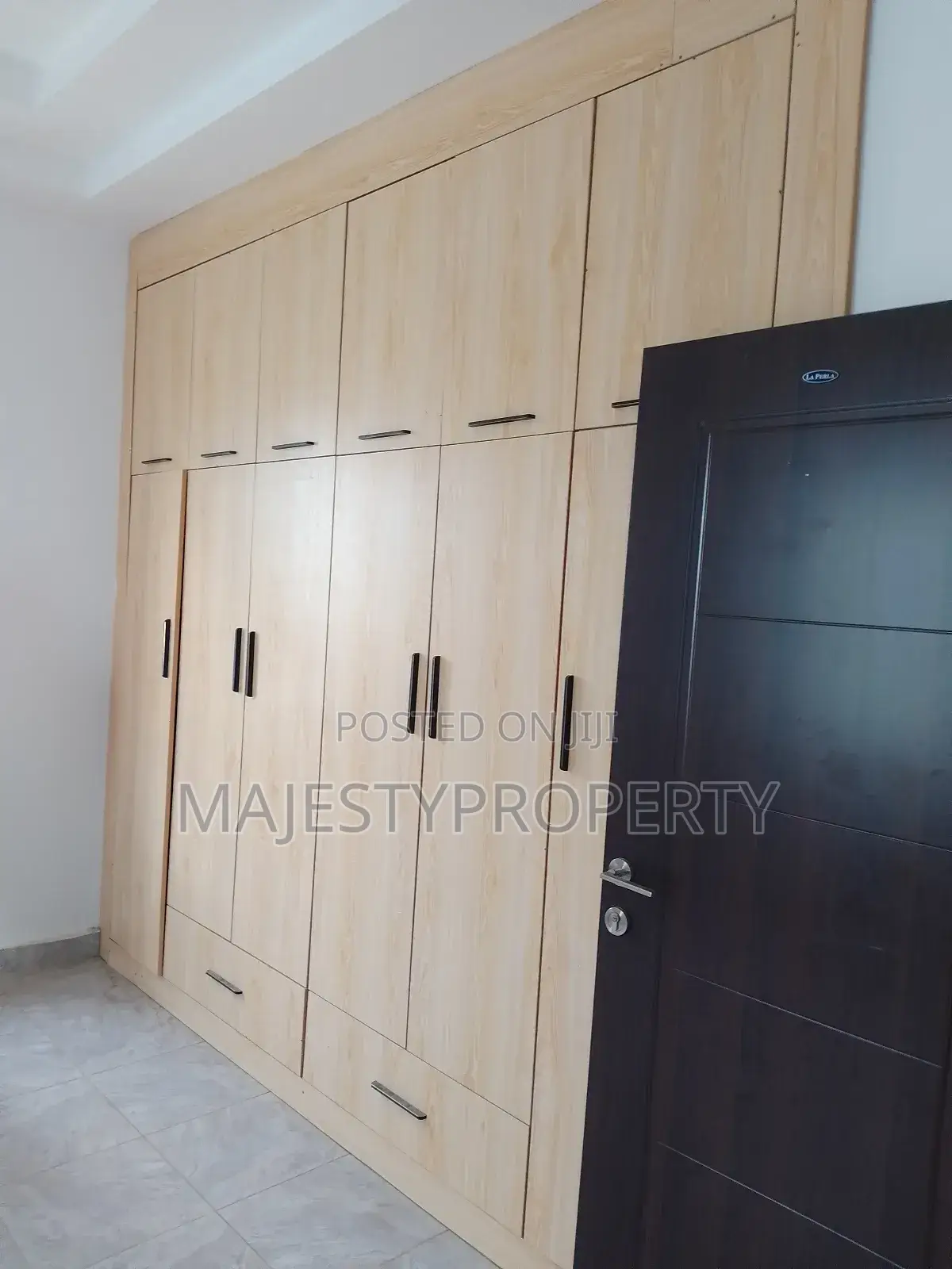 3bedrooms Self-Compound for Sale at Spintex