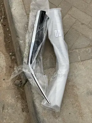 CRV 2017 2018 2019 2020 Headlight Chrome
