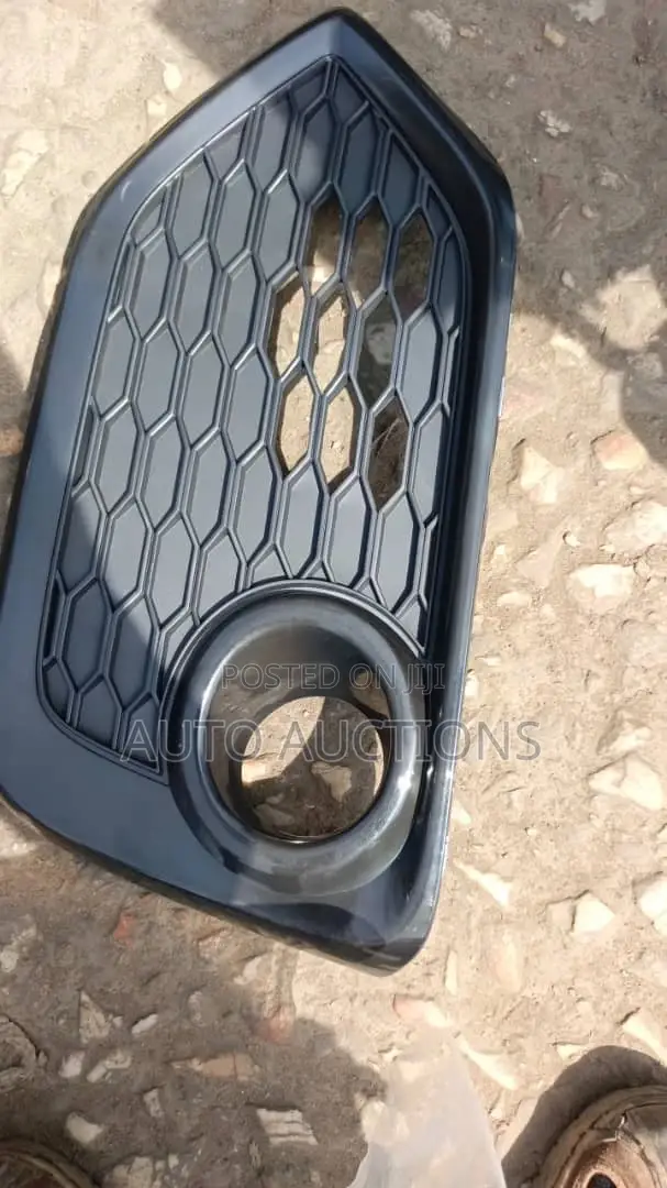 2019 Honda Civic Si Sedan Front Bumper Fog Light Bezel
