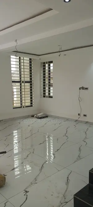 4bdrm Mansion in Kwabenya Home, Accra Metropolitan for sale