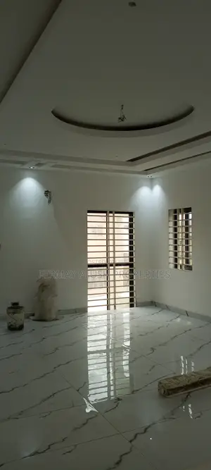 4bdrm Mansion in Kwabenya Home, Accra Metropolitan for sale