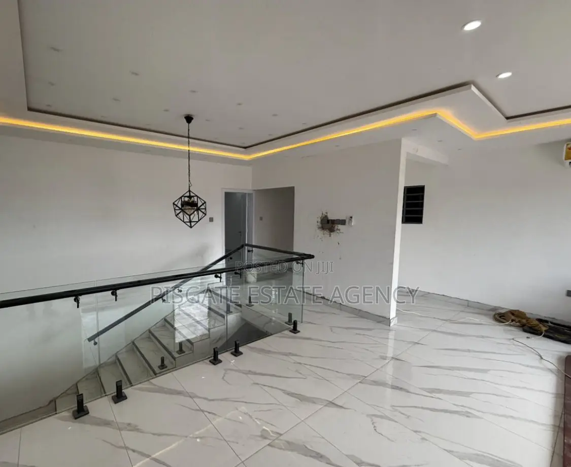 5bdrm House in Lartebiokorshie for sale