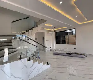 5bdrm House in Lartebiokorshie for sale
