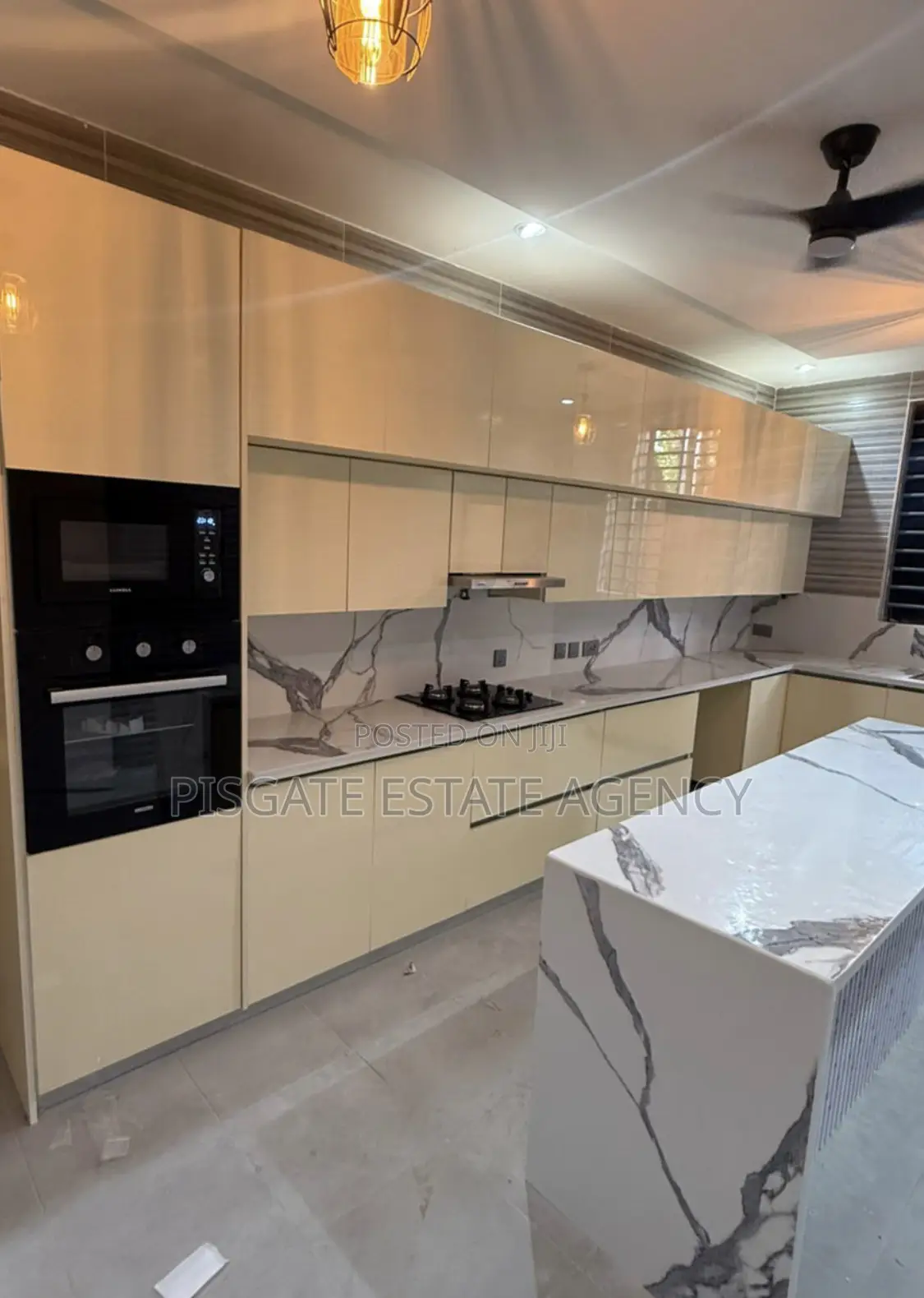 5bdrm House in Lartebiokorshie for sale