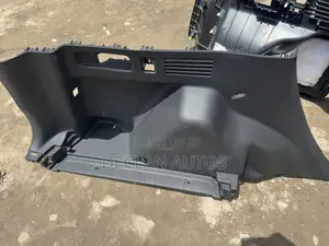 Honda 84661-tla-a01za Base, L. Rr. Side Lining