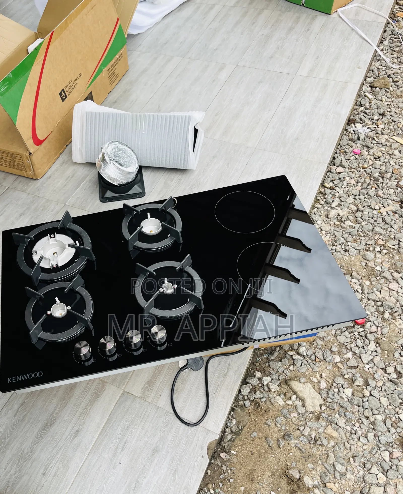 Convenient Kenwood 90cm in Built 4 + 2 Electric Burner.
