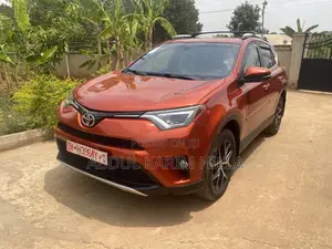 Toyota RAV4 SE AWD (2.5L 4cyl 6A) 2017 Red