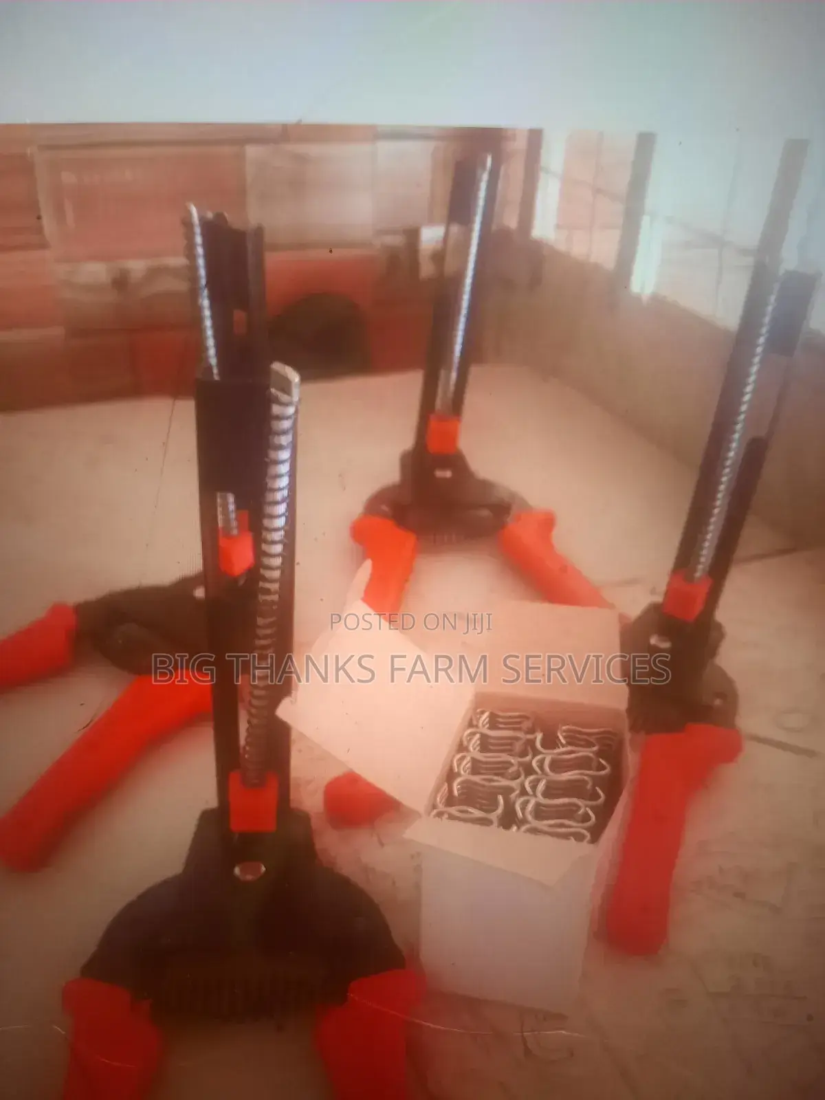 Pliers And Clips For Cage Construction