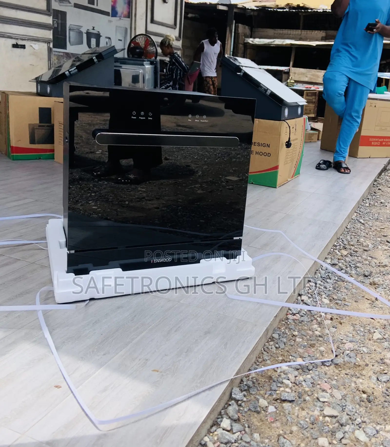 Newly Boxed Ceramic 90cm Black Built-in Dishwasher