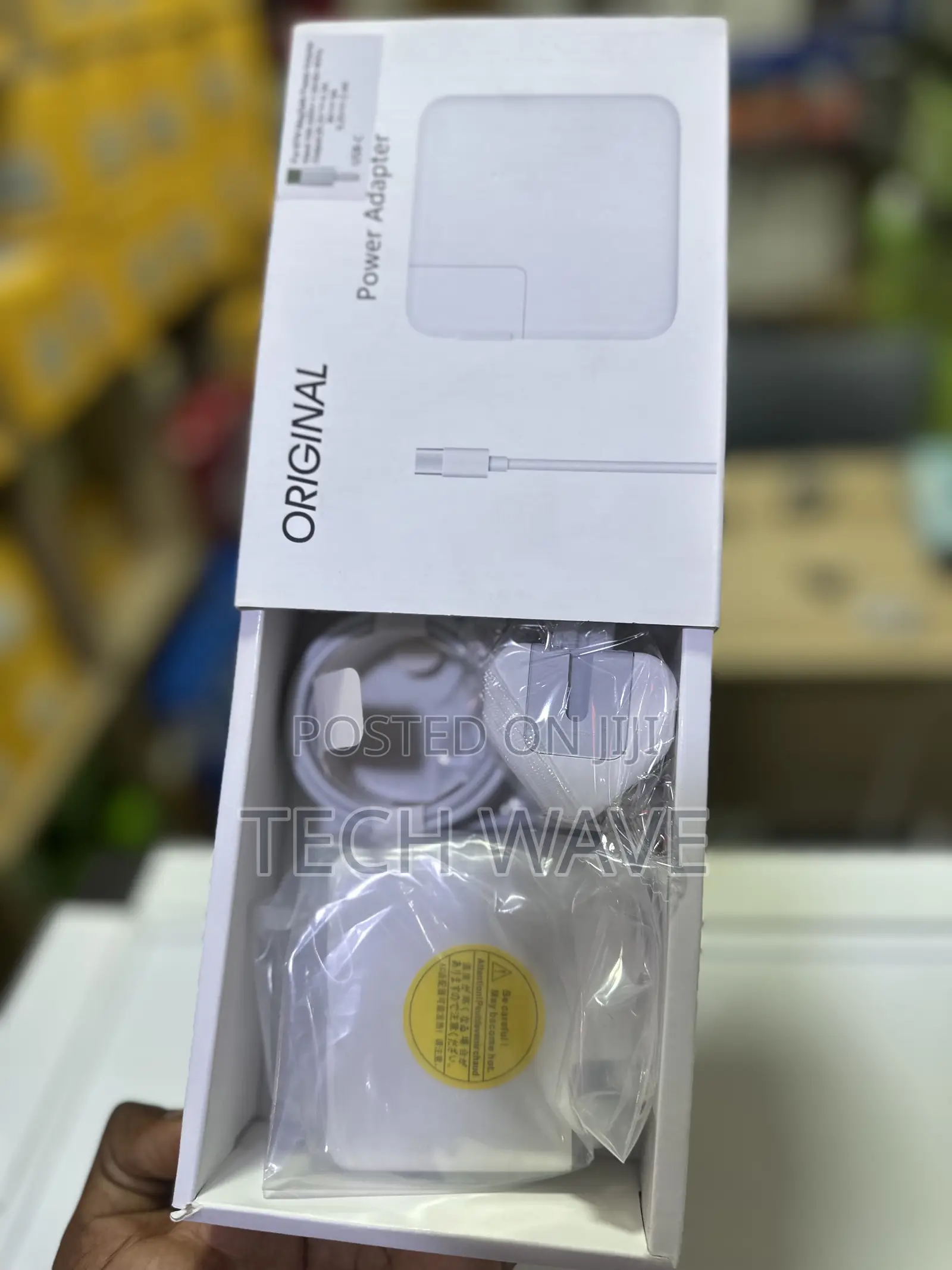 Macbook Pro 61watts Adapter in Circle - Computer Accessories , Tech ...