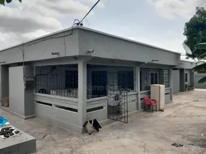12bdrm House in Buokrom Estate, Kumasi Metropolitan for sale