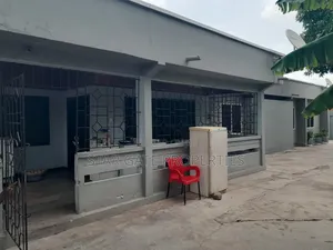 12bdrm House in Buokrom Estate, Kumasi Metropolitan for sale