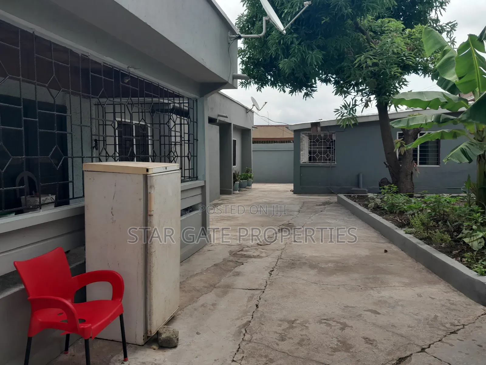 12bdrm House in Buokrom Estate, Kumasi Metropolitan for sale