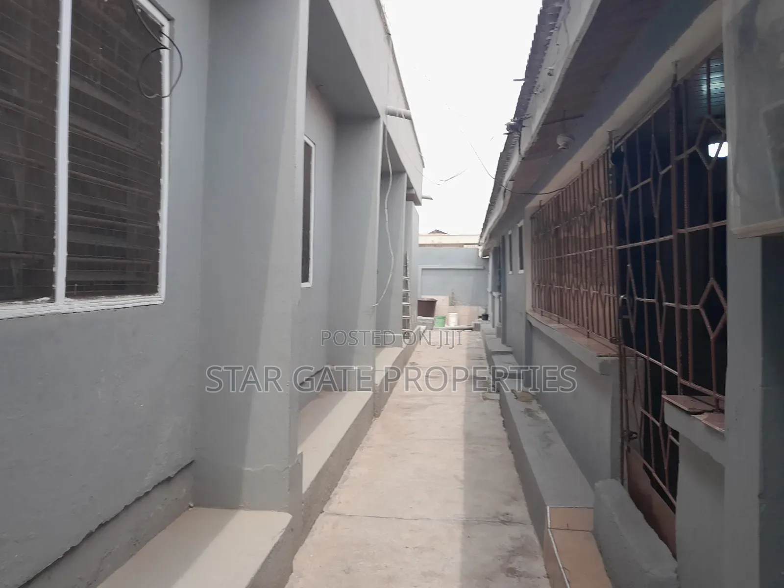 12bdrm House in Buokrom Estate, Kumasi Metropolitan for sale