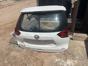Nissan Rogue 2018 Boot Complete